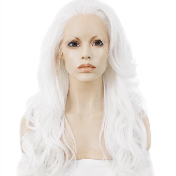 ✨ICE WHITE 26” WAVY LACE FRONT  WIG *NWT* ✨ - Picture 4 of 7